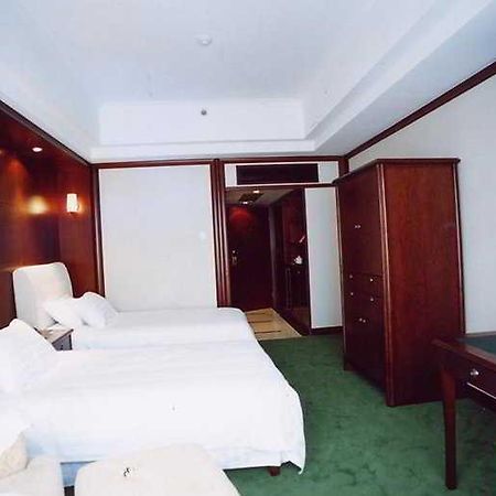 Pacific Luck Hotel Shanghai Exteriör bild